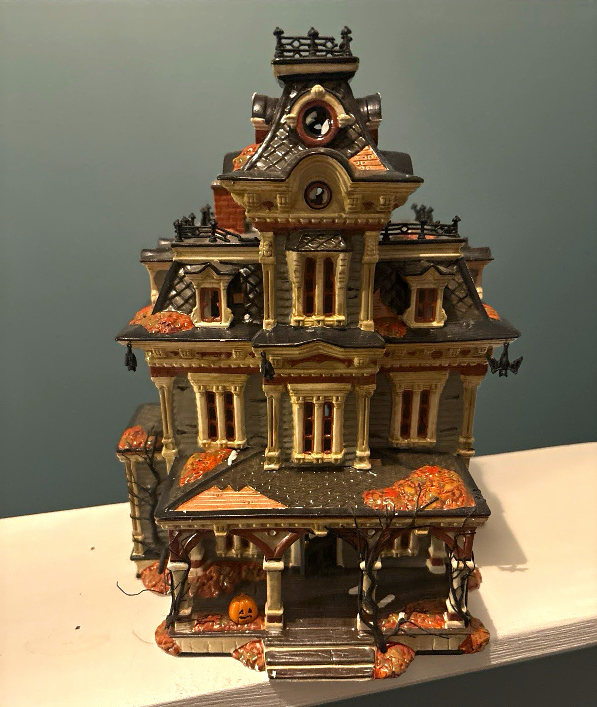 Department 56 Snow Village Halloween Grimsly Manor Haunted House Lighted Boxed
