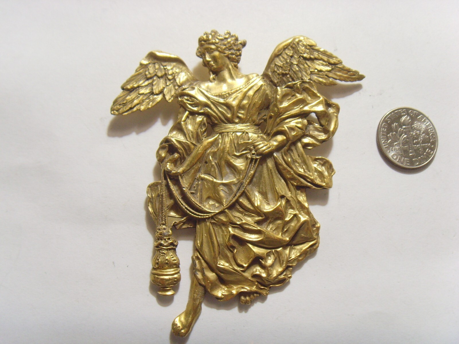 MMA 2000 Metropolitan museum art Golden 3.5 inch Angel Christmas ornament 52101