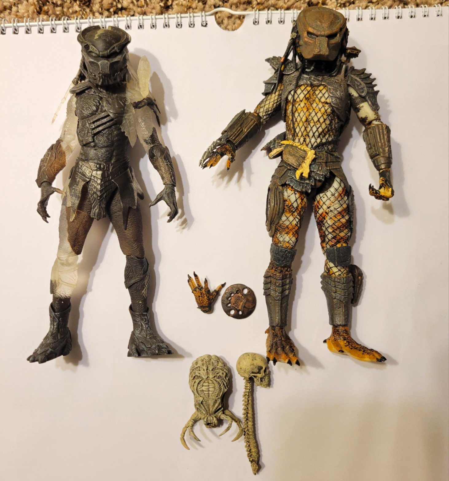 NECA Predator 2 Pack (Toys R Us Exclu) Berserker Camo And City Hunter READ DESC.