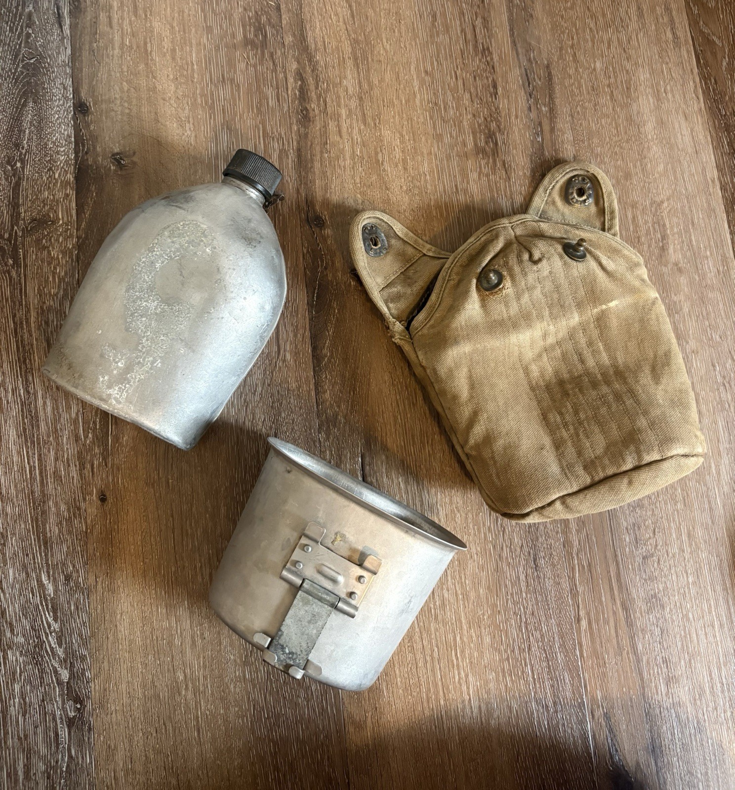 WW2 World War Two Complete U.S Army Canteen With Cover And Cup Dated 1942