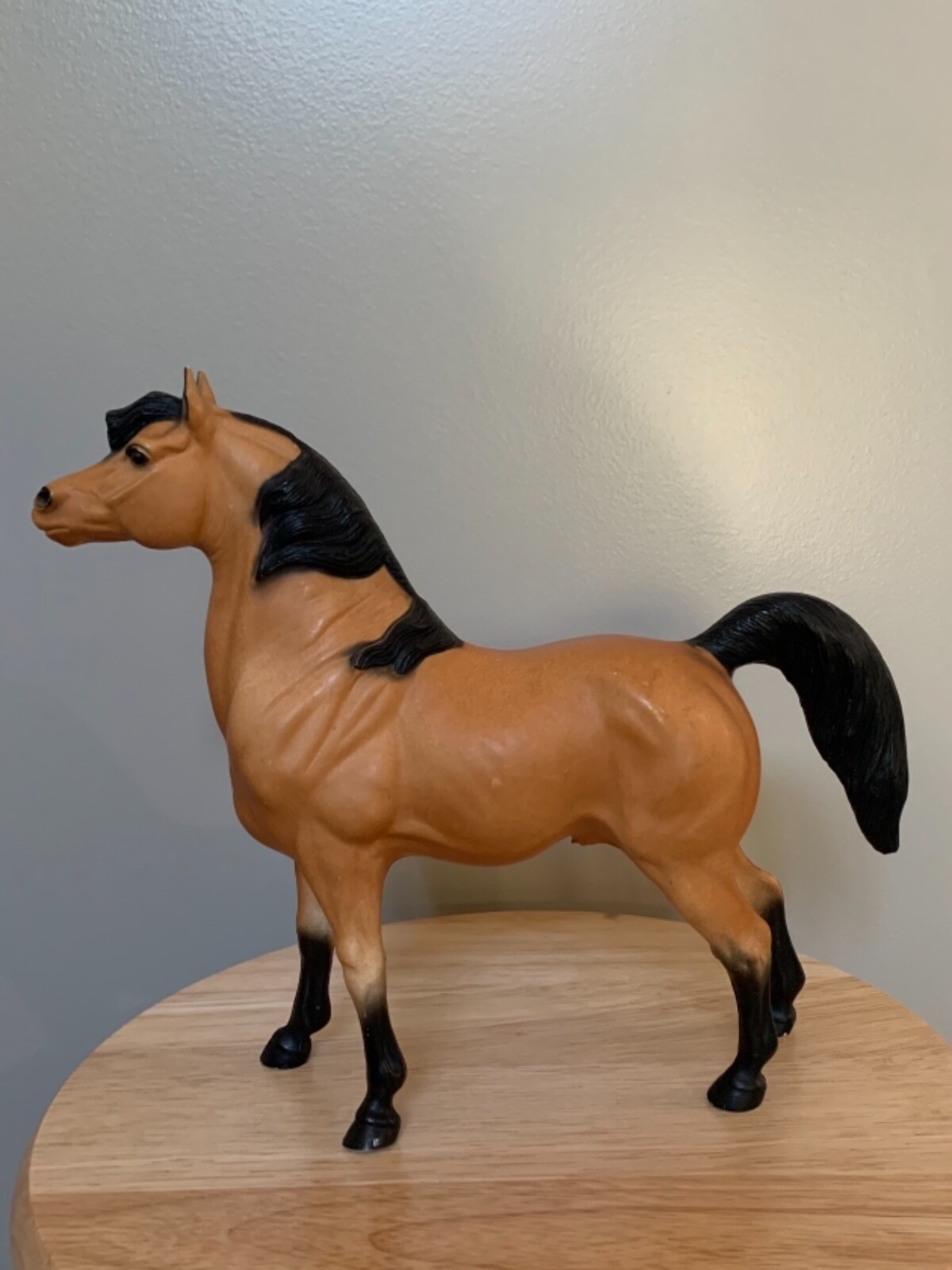 HARTLAND #4500 VINTAGE REGAL ARABIAN TAN BAY / BUCKSKIN 