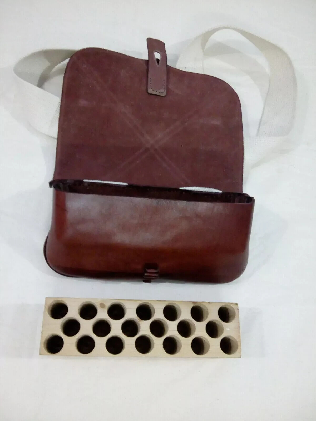 American Revolutionary War Brown Cartridge Box – Premium Leather Construction