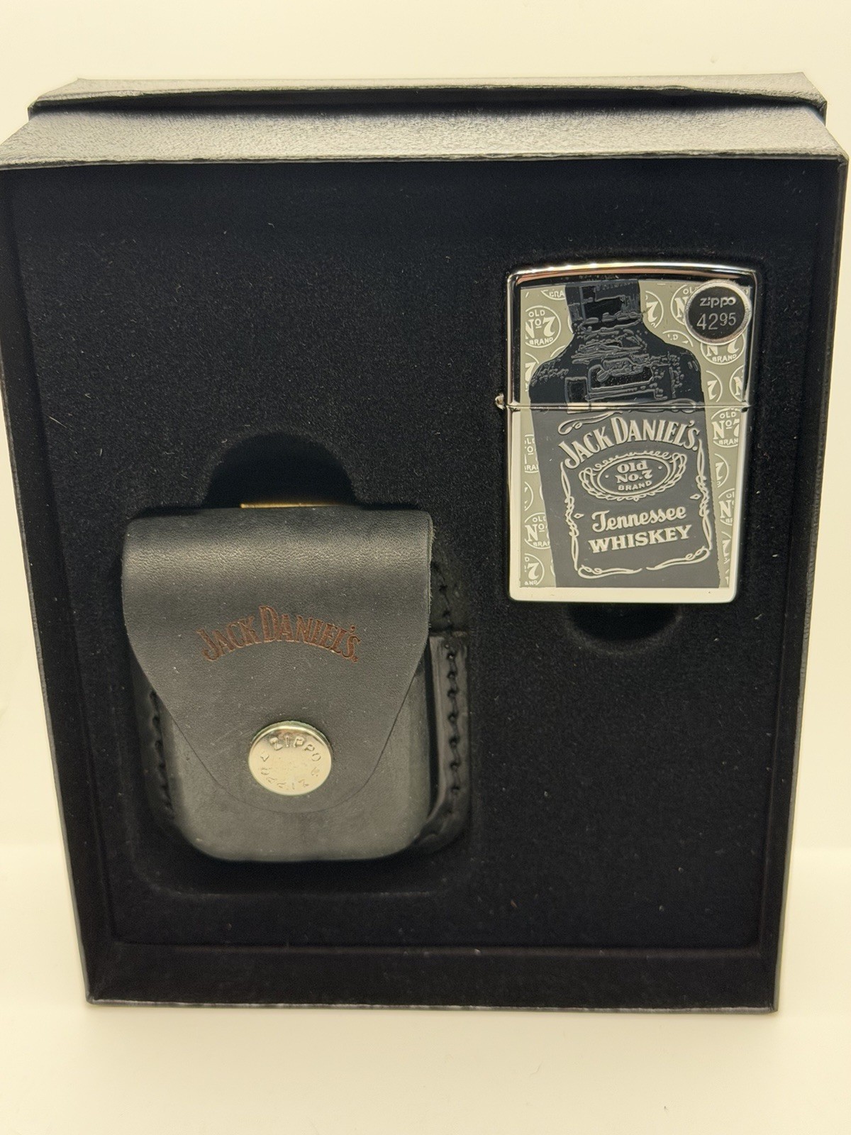 Vintage 2009 Jack Daniel’s Bottle Zippo Lighter & Leather Pouch NEW