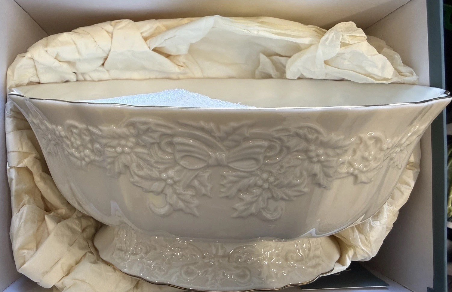 VINTAGE PORCELAIN HOLIDAY HOSTESS COLLECTION LENOX OVAL BOWL.