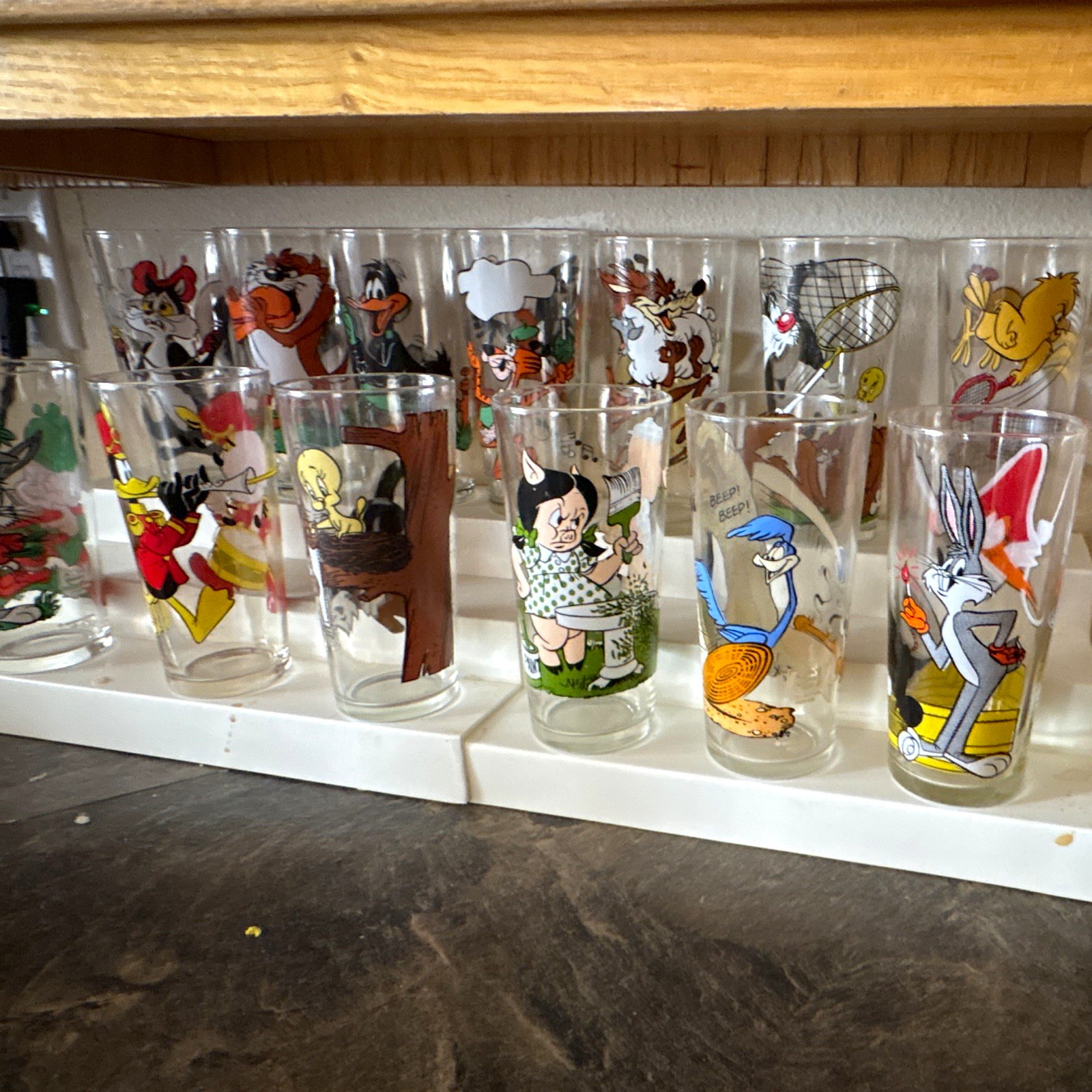 Pepsi Looney Tunes 12 fl oz Vintage 1976 Interactive Glasses.
