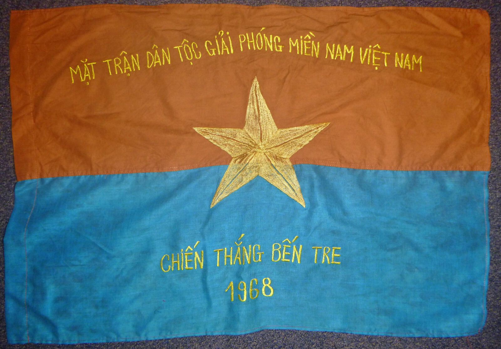 Tet Offensive - 1968 Flag - BEN TRE - Destroyed City - VC - Vietnam War - F.129