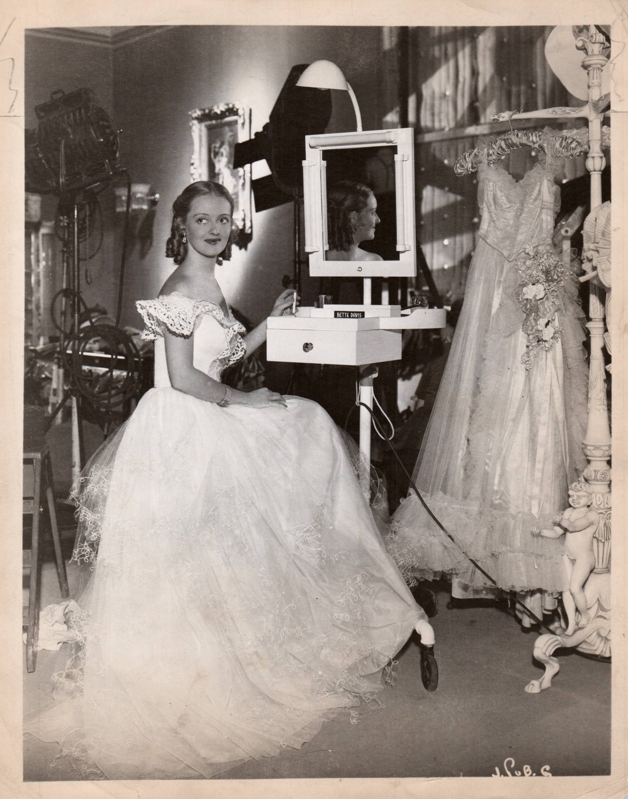 HOLLYWOOD Bette Davis GORGEOUS '38 JEZEBEL BEHIND SCENE PORTRAIT ORIG PHOTO MA77