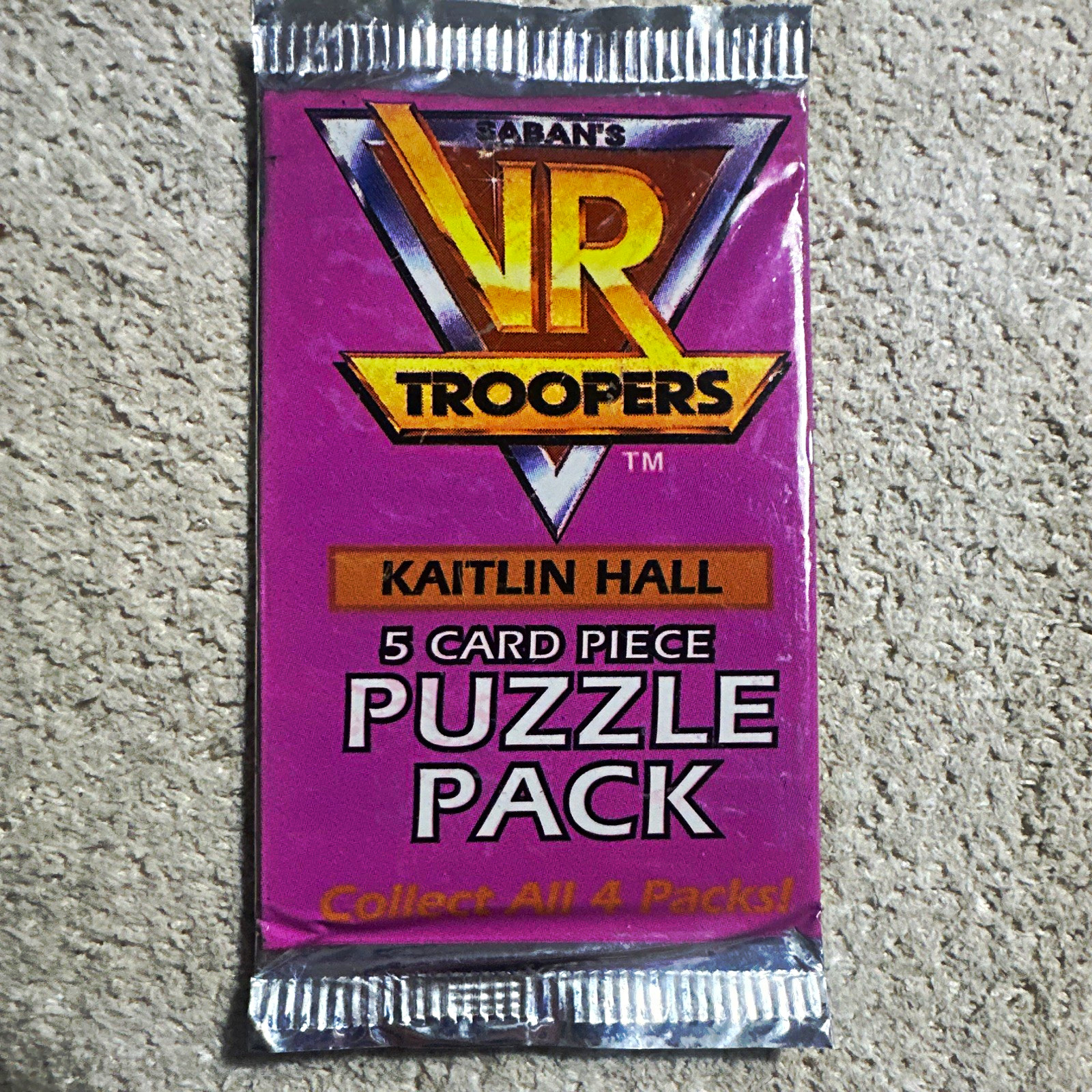 Saban 1995 VR Troopers Kaitlin Hall Non-Sport Trading Card Pack - 5 Cards Puzzle