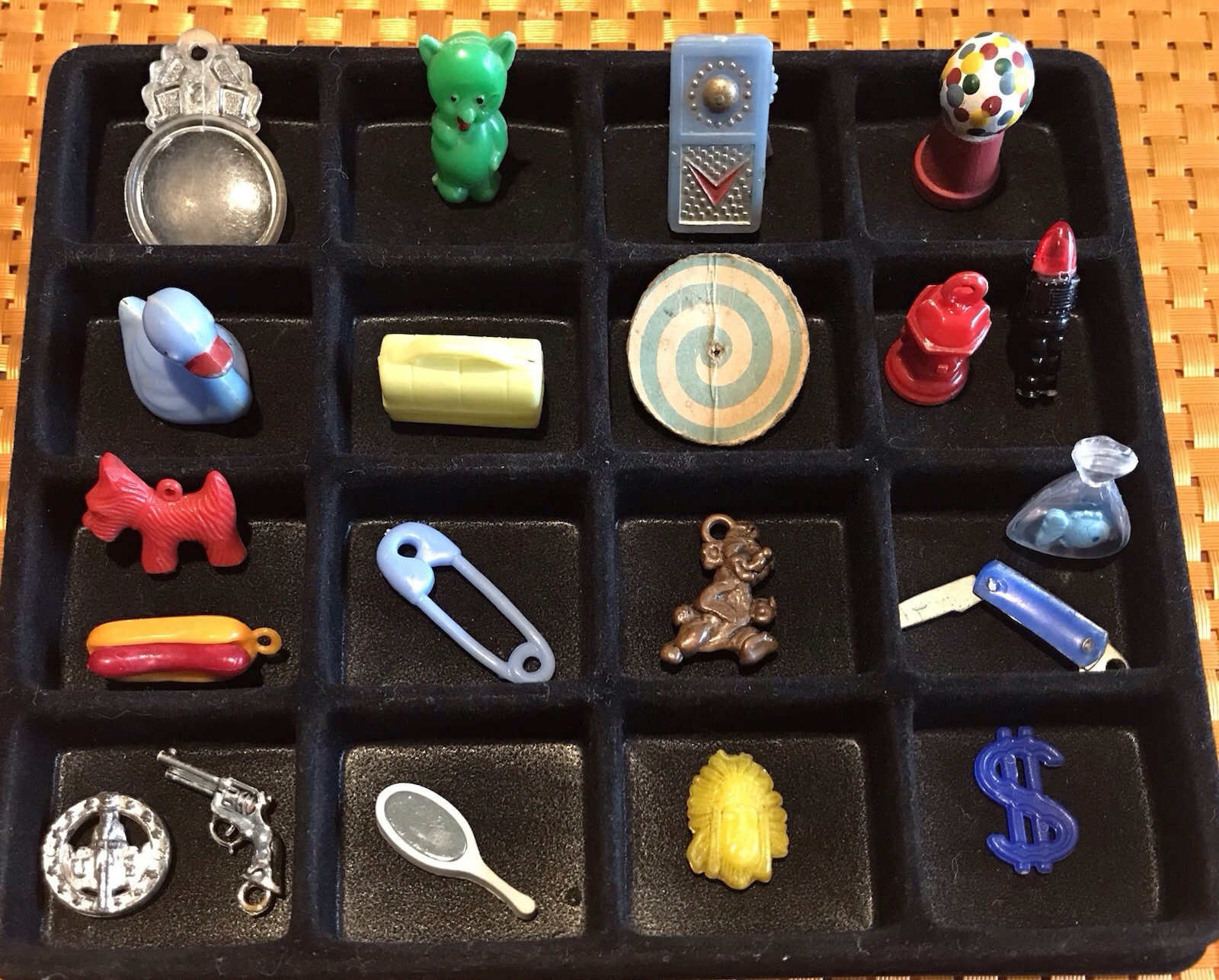 Vintage Lot of 20 Unique Cracker Jack & Gumball Prizes/Trinkets ~ USA/Hong Kong 