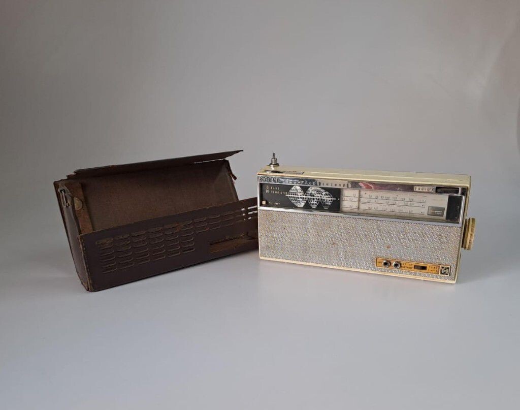 Sanyo 10S P10N 3 Band 10 Transistor Radio Transcontinental Vintage Japan 