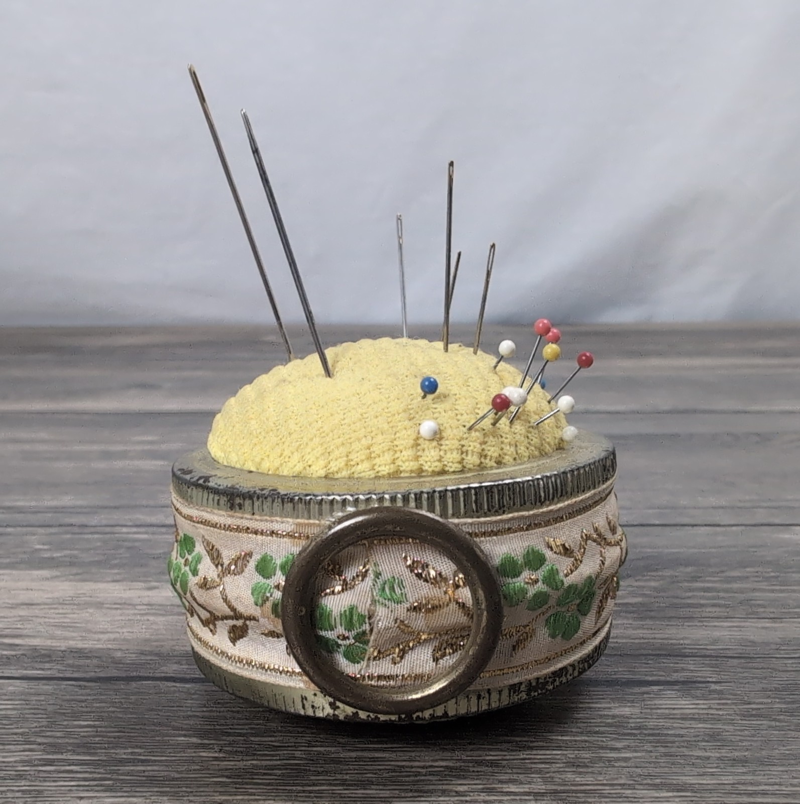 VTG 1930s Canary Yellow Pin Cushion Floral Band Includes Needles Pins 3\