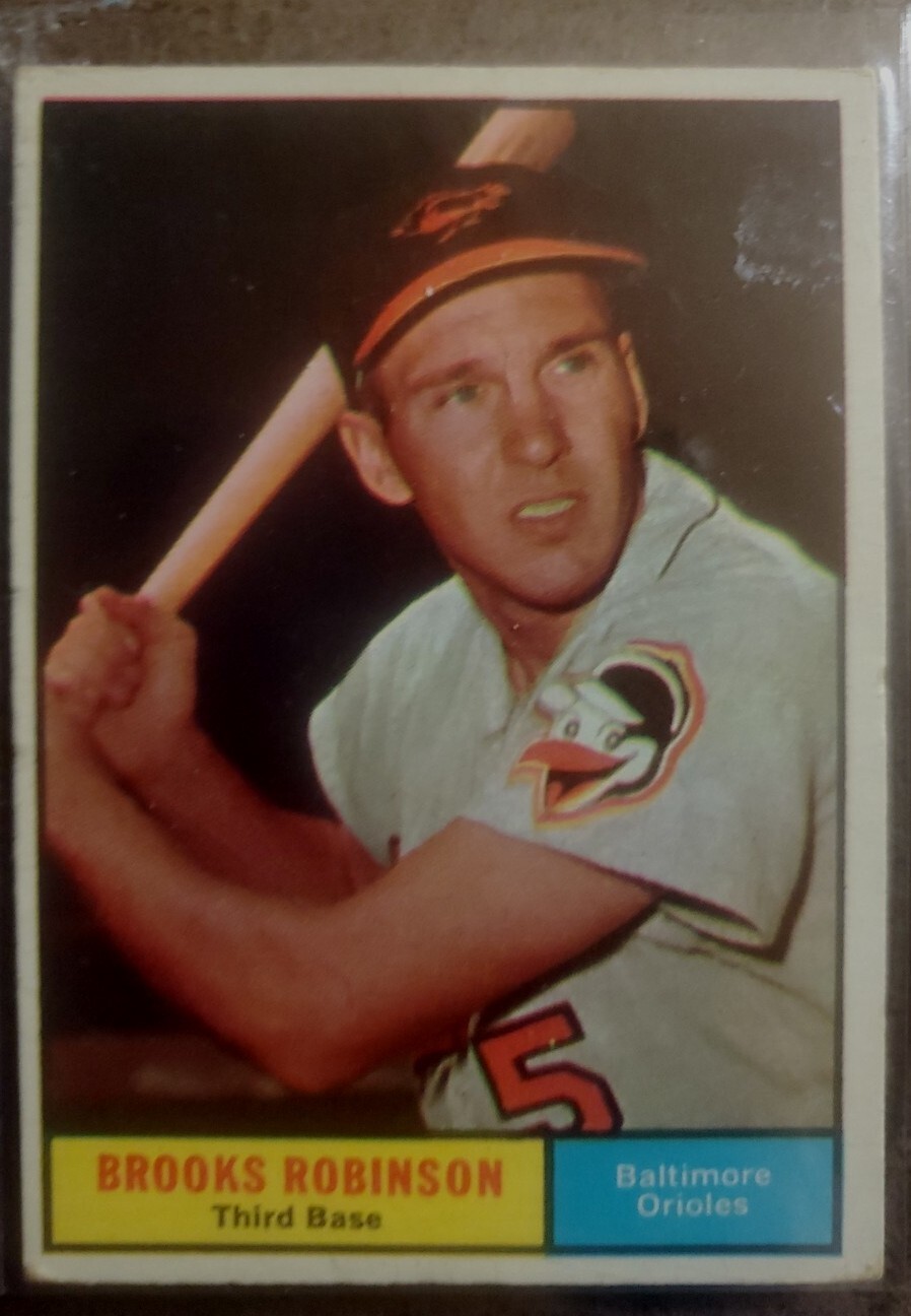 1961 topps # 10 brooks robinson. The Human Vacuum. The King Of The Hot Corner.