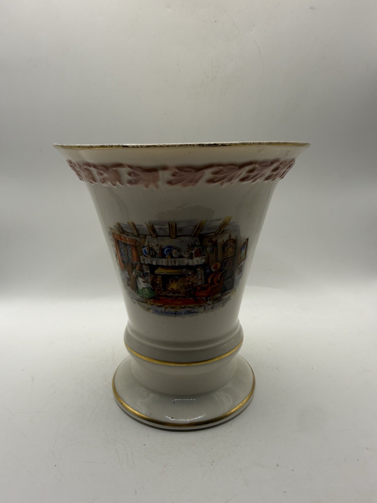 Vintage English Cottage Fireside Porcelain Footed Vase Gold Trim 6” Unmarked *