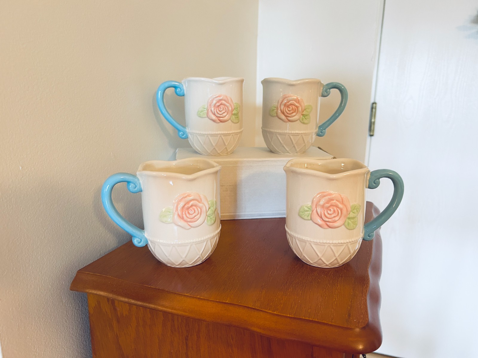 Set/4 Vintage Coffee Mugs, BAUM BROS 