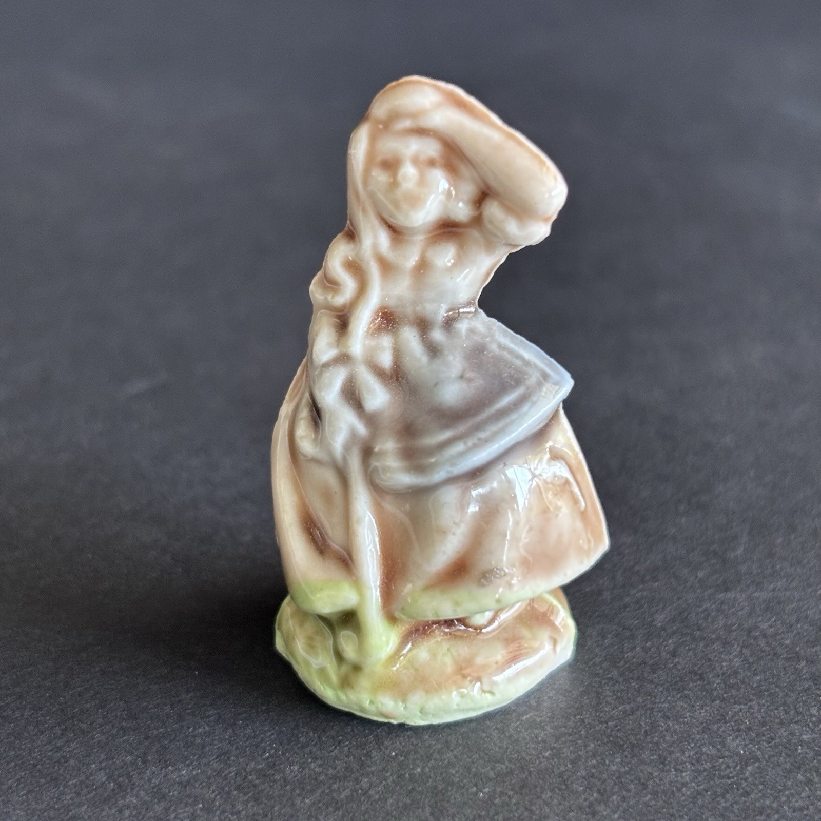 Vintage WADE WHiMSiES England Figurine Nursery rhymes,etc.