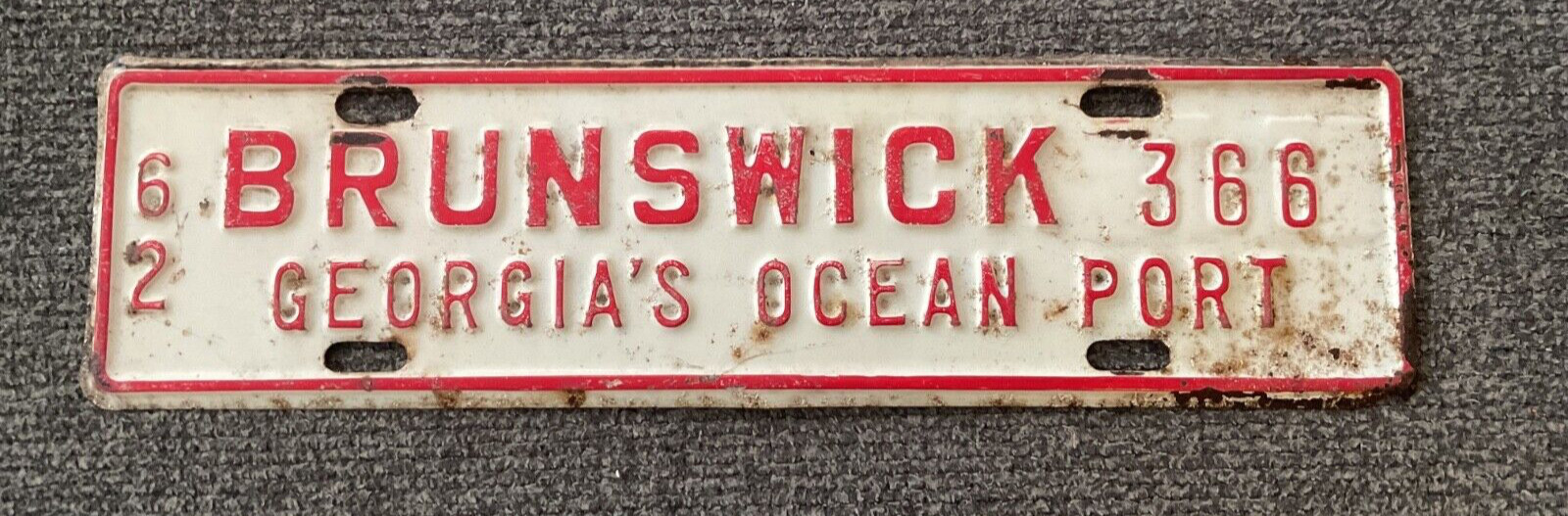 RARE  1962 BRUNSWICK GEORGIA OCEAN PORT License Plate TOPPER ORIGINAL PAINT