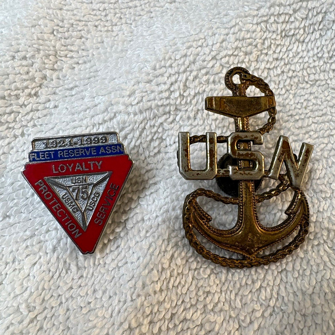 Vintage USN Military Pin Lot: 1924-1999 Fleet Reserve Assn & CPO Anchor Badge