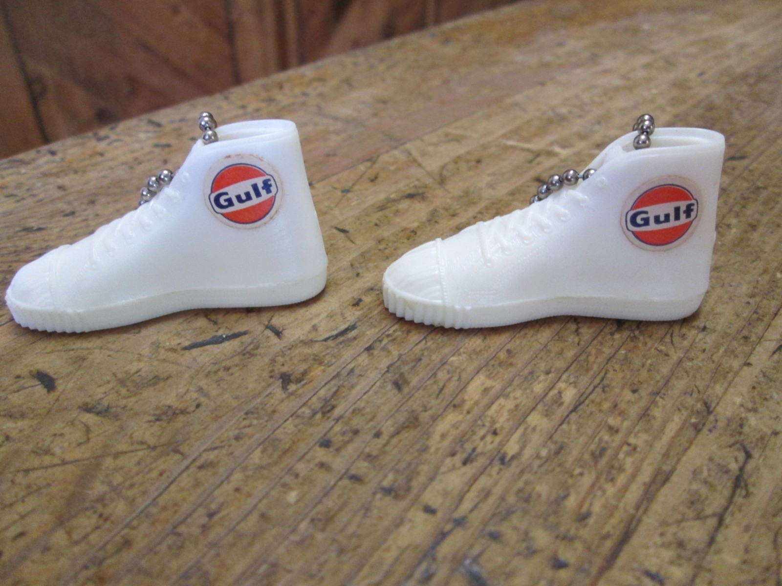 vintage gulf oil gasoline key chain white sneaker shoe