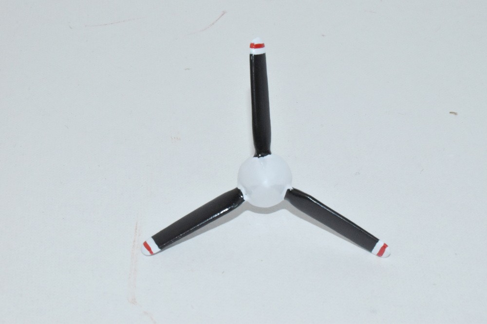 Beechcraft® C-12 Huron, 3-Bladed (White/Red Tip) Replacement Props