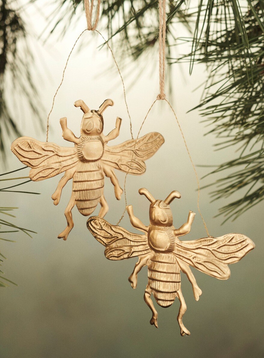 NEW Terrain for Anthropologie Gilded Iron Set of 2 Bee Ornaments 6.5” Wide