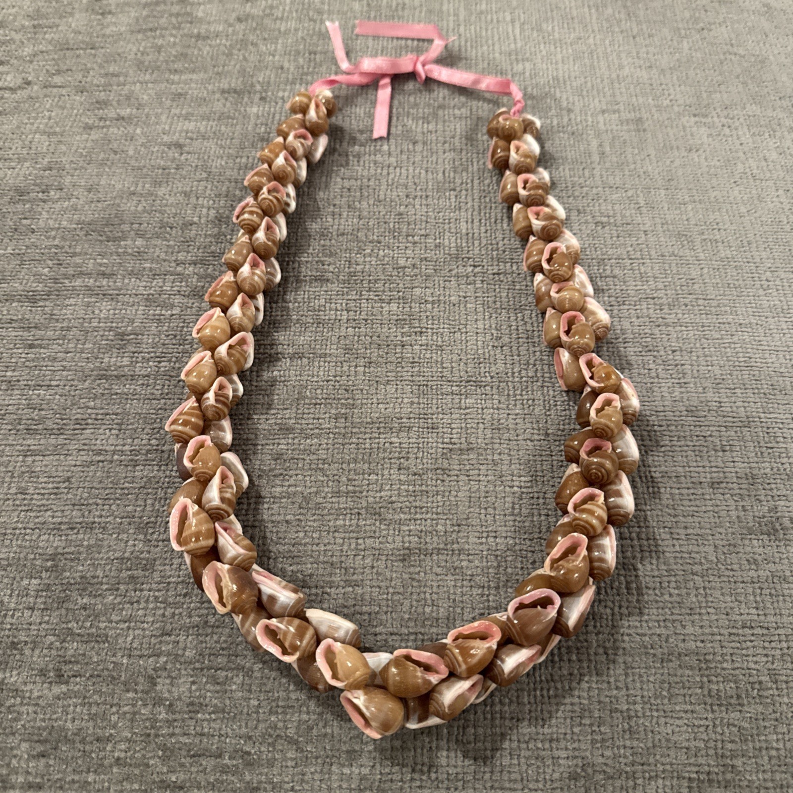 Vintage Hawaiian Shell Necklace/Lei ~22 inch