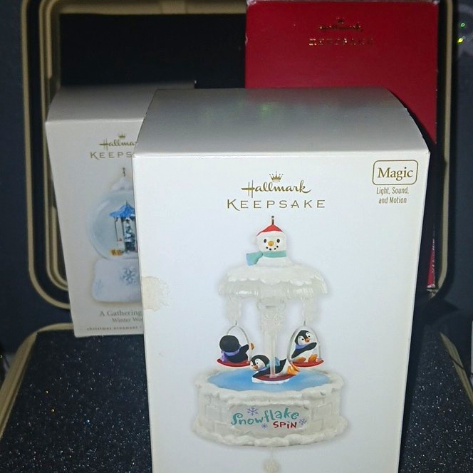 Lot Of 3Hallmark Keepsake 1 Magic Snowflake Gathering Of Friends 1 Season Smorga