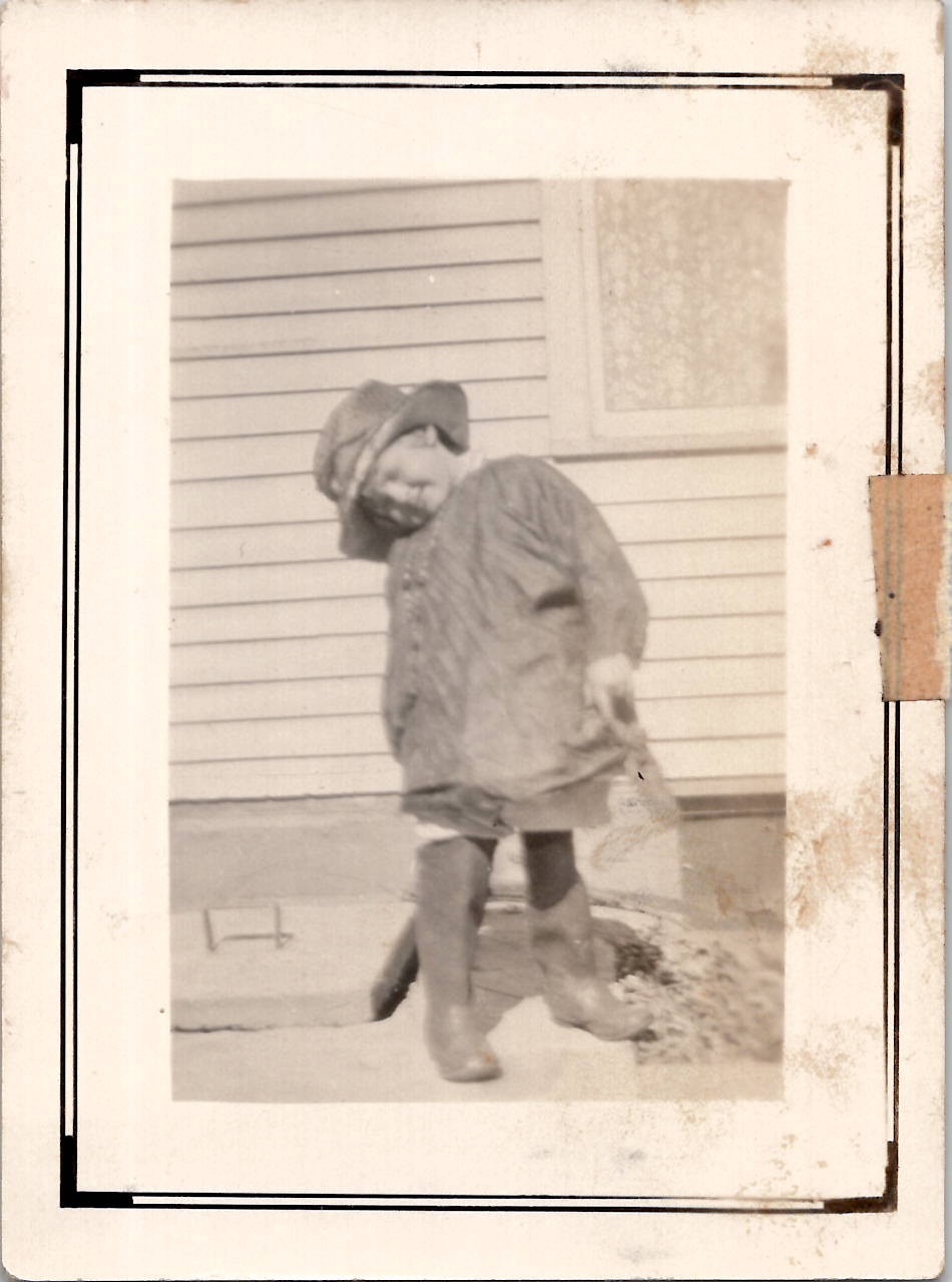 Sweet Girl Fashionista in Edwardian Dress and Hat Snapshot 1920s Antique Photo