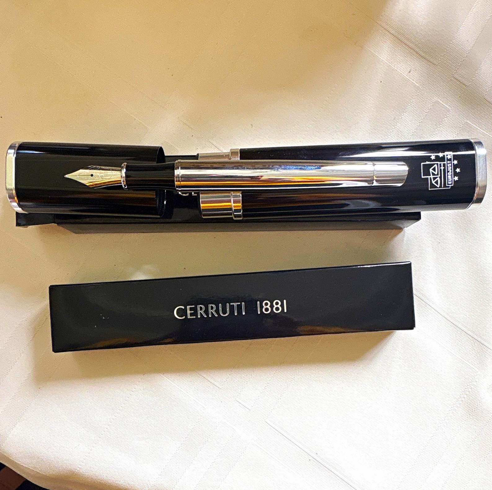 Cerruti 1881 Metal Fountain Pen Chrome Trim Black Ink M SS Nib w/ Box