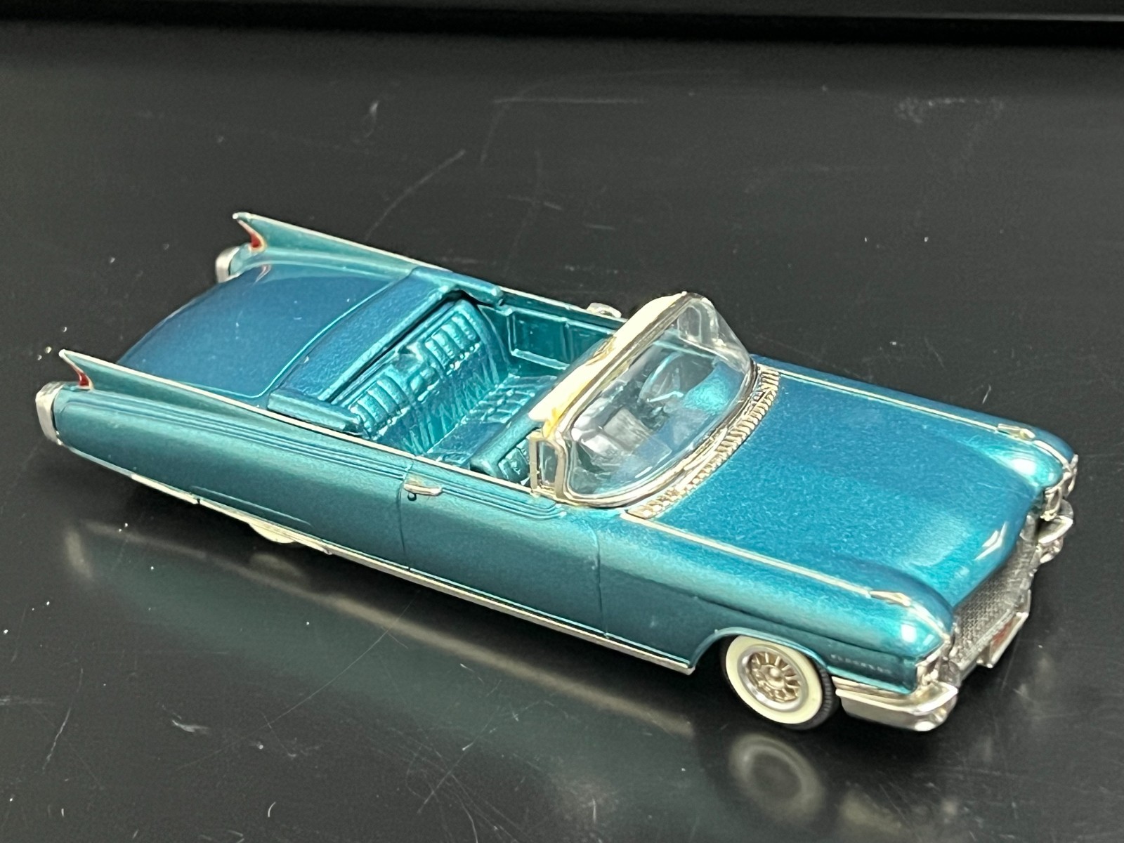 Western Models | 1:43 | WHITE METAL | 1960 Cadillac Eldorado Biarritz