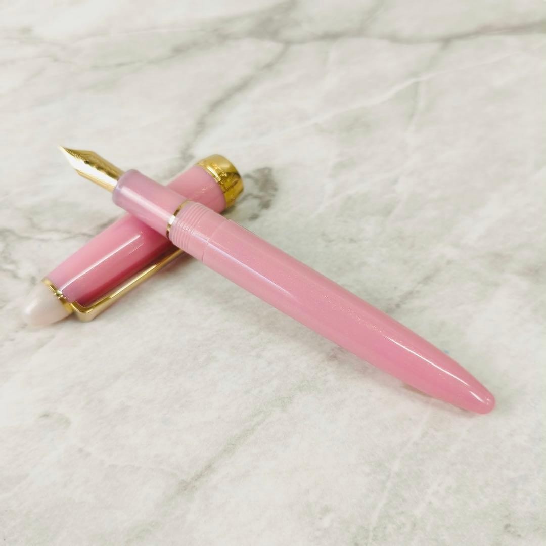Sailor Shikiori Moonlit Water Surface Yozakura Fountain Pen Pink 14K F Japan