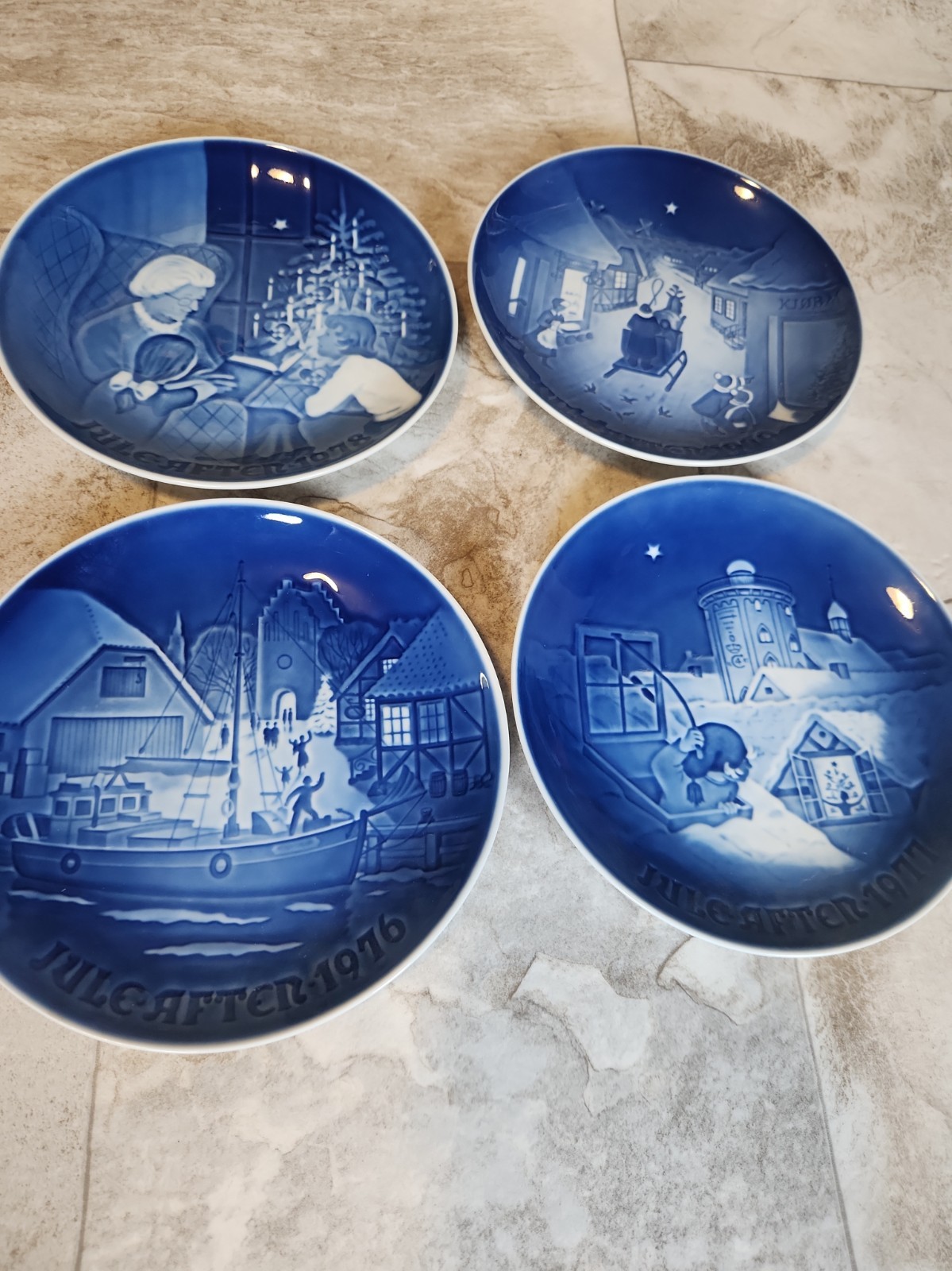 Lot of 4 VTG B&G Denmark Christmas Plates Jule 76 77 78 79 Blue Porcelain 7 1/8\