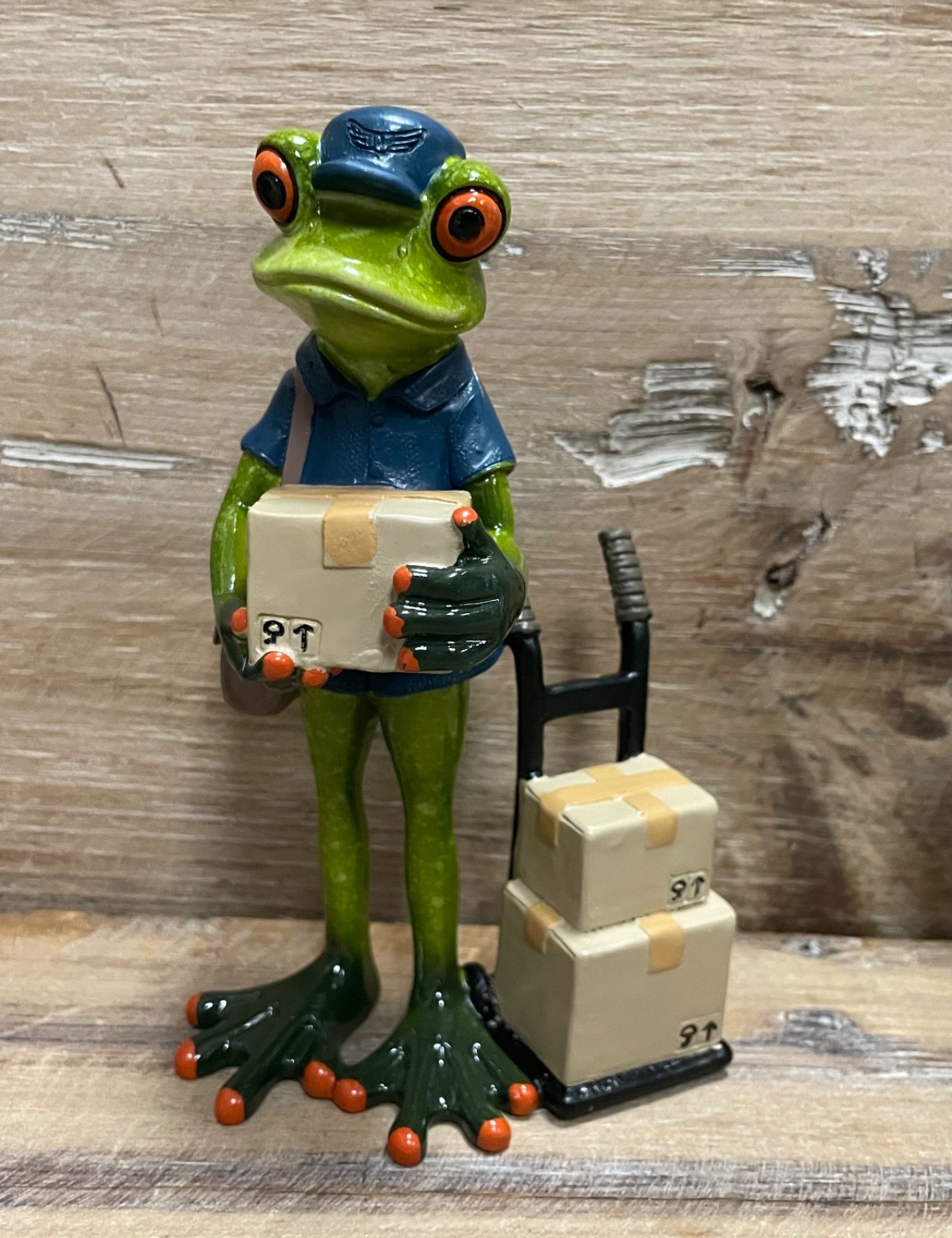 Frog Courier Resin Figurine 6\