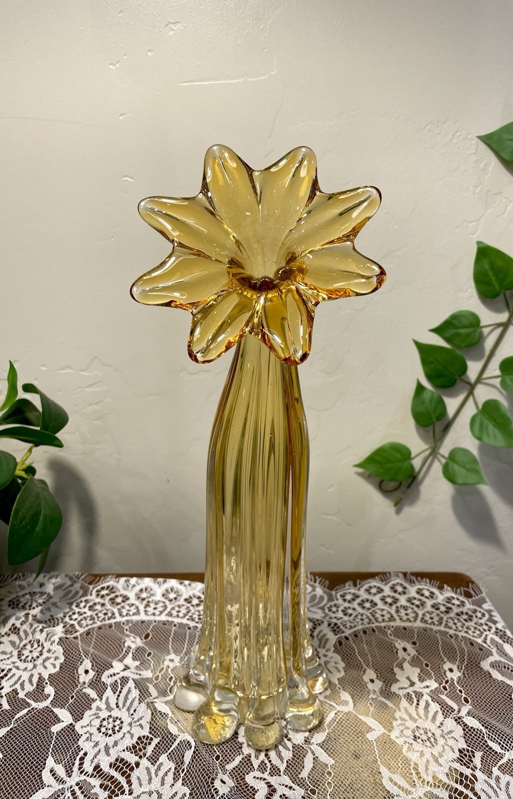 Mid-Century Bella Casa by Ganz Amber Flower Head Vase 