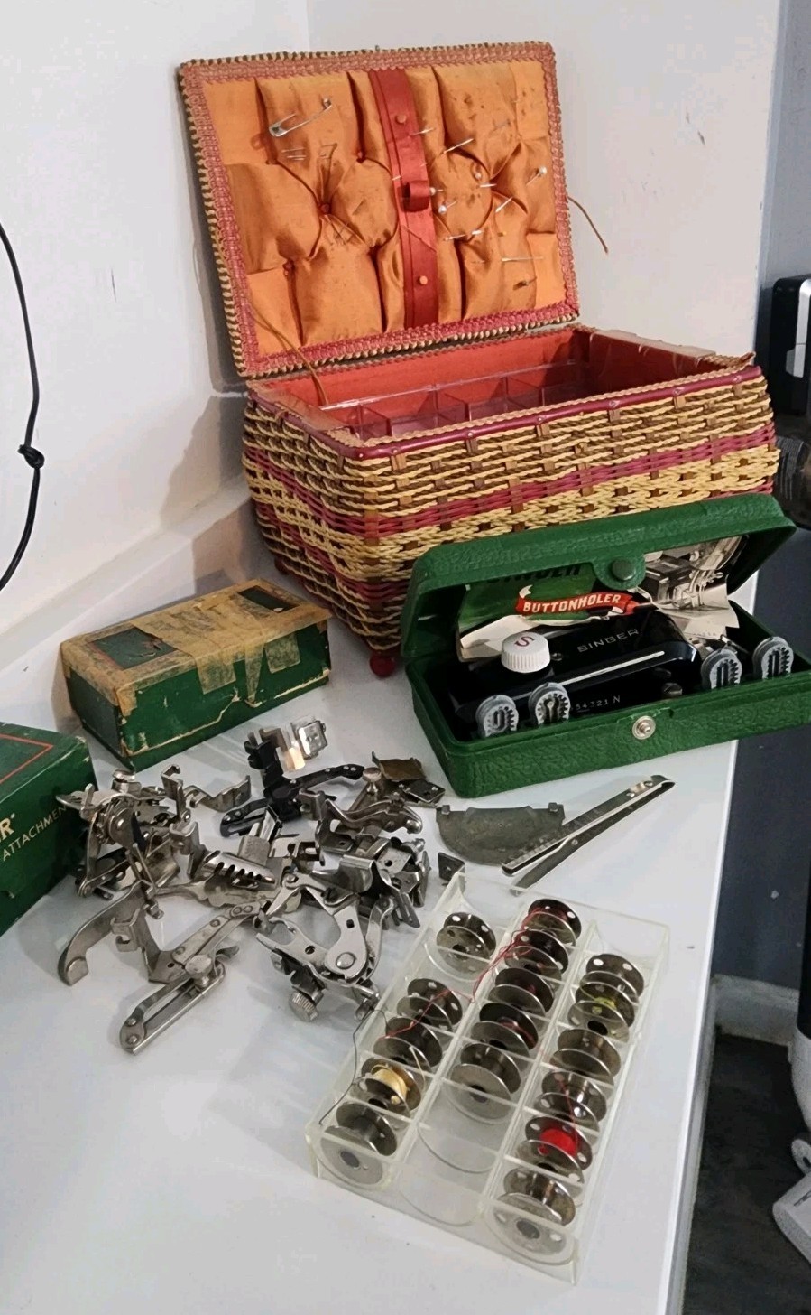 Singer Sewing Machine 221 Bottom Holder Attachments Accessories & Sewing Basket