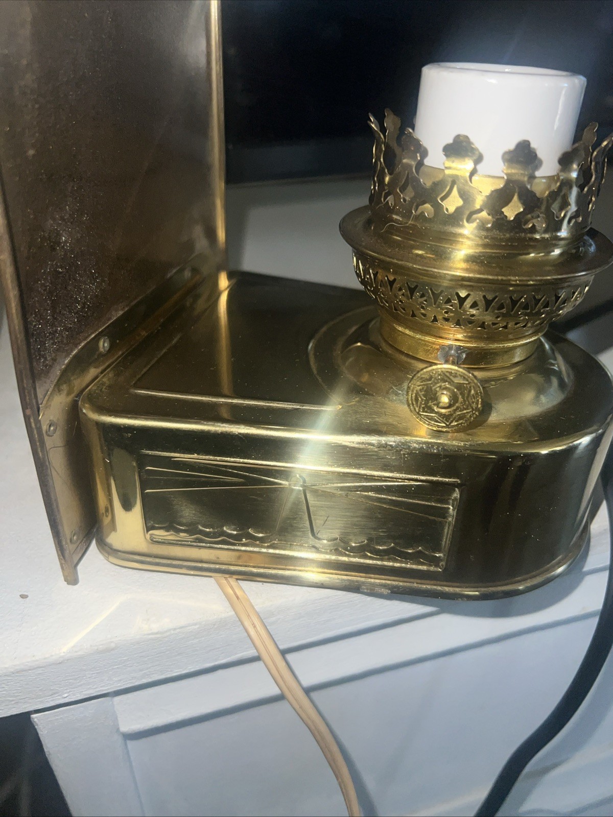 Vintage D.H.R. Holland Electric lamp Hurricane Lamp Originally Oil Now Electric