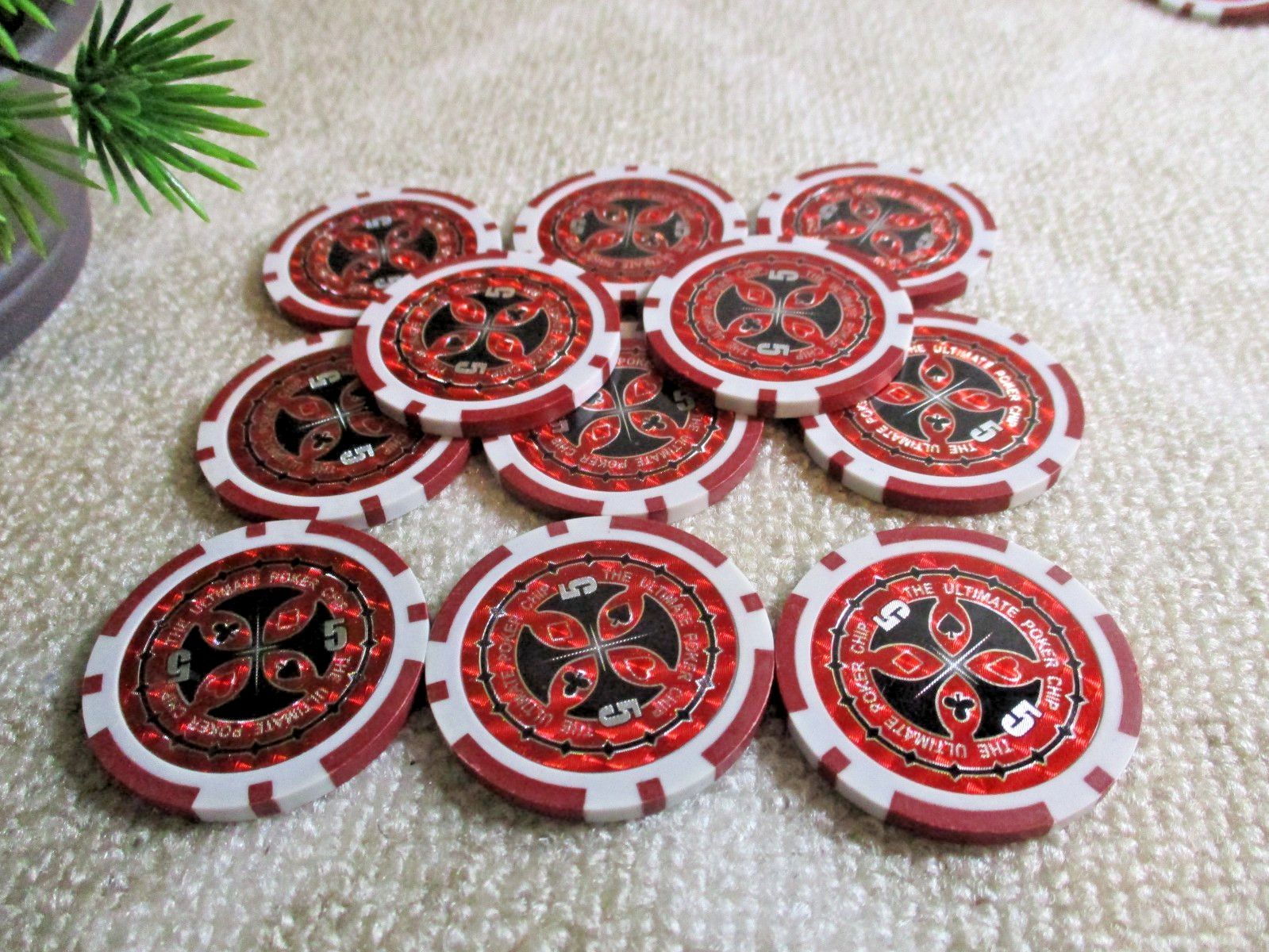 Set  of 100 Ultimate Casino Style Poker Chips Red $5 Home Games Crafts