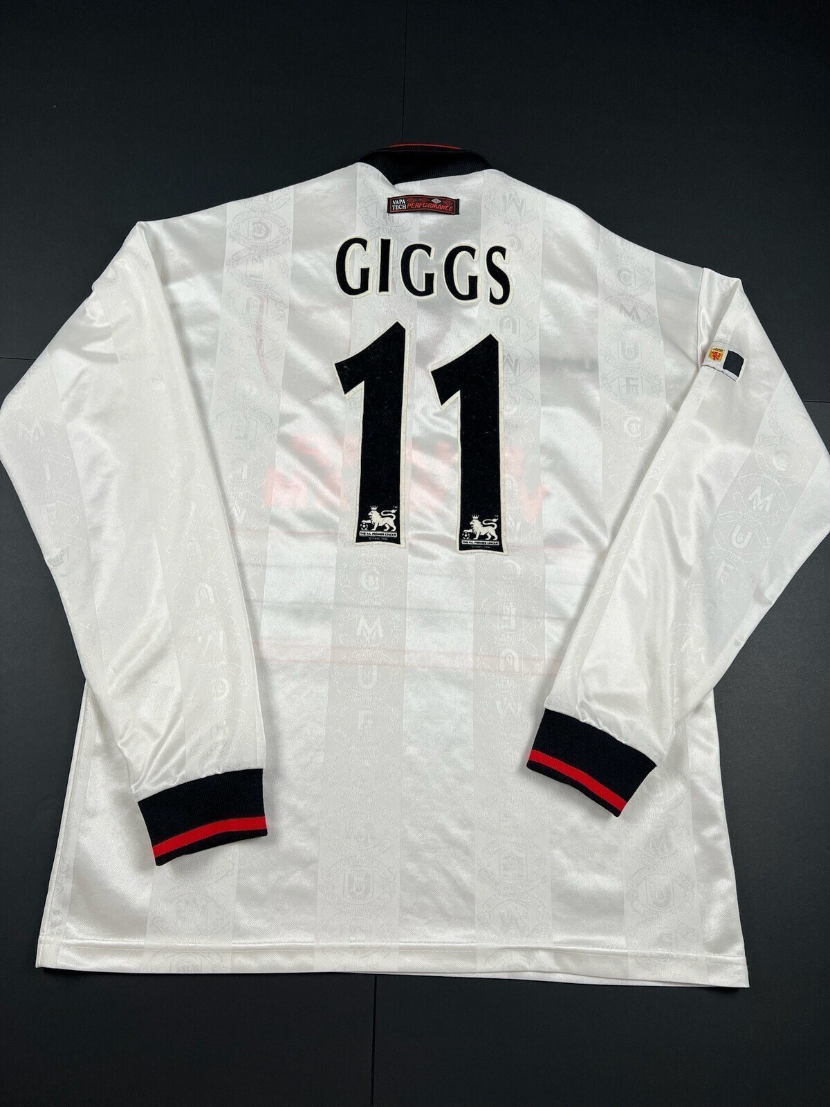 Original Umbro Manchester United 1997/1998 Long Sleeve Away Shirt Medium (2126)