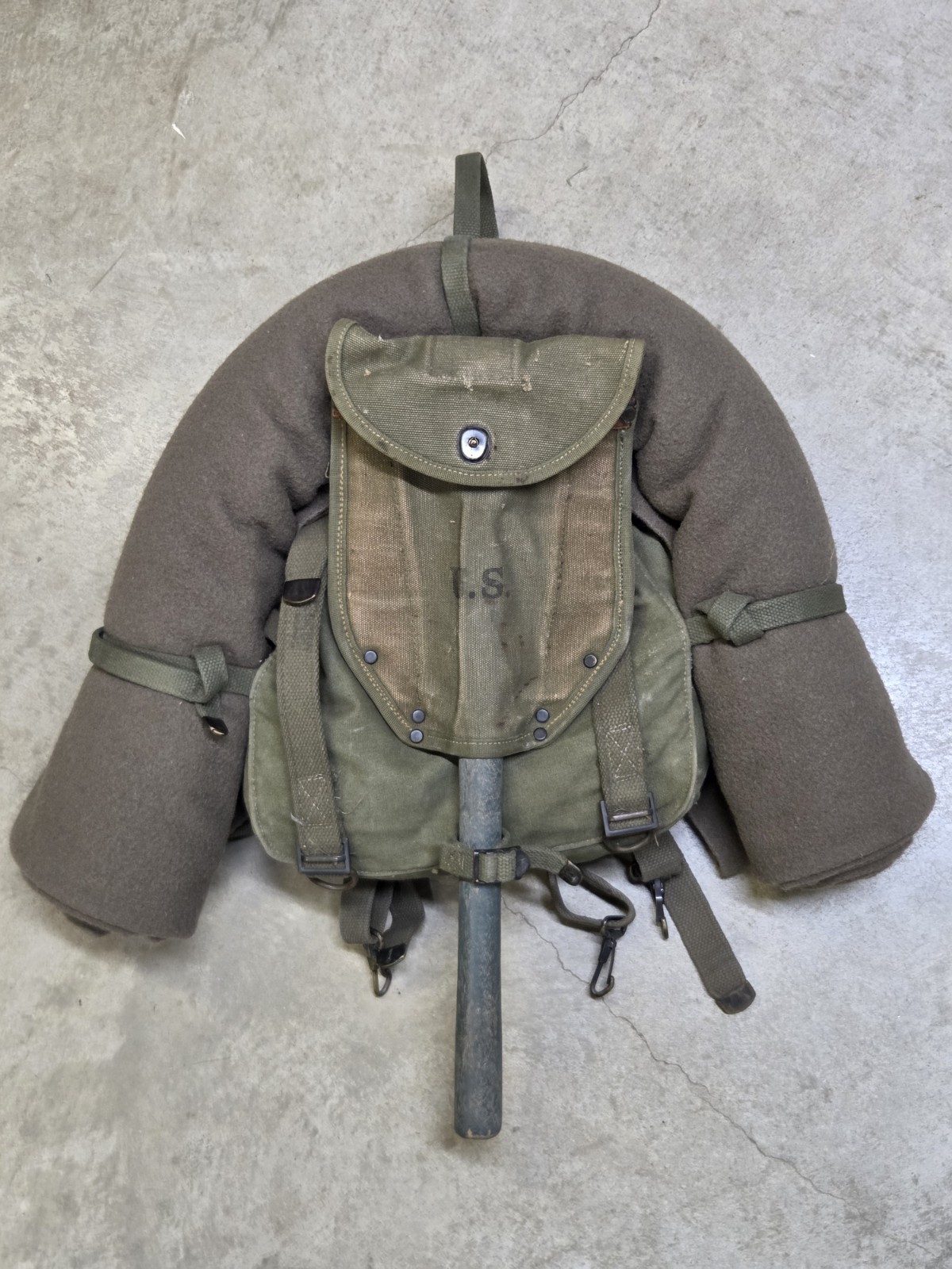 WW2 Korean War US M1945 Combat Field Pack Packpack w/M1943 E-Tool Shovel Blanket
