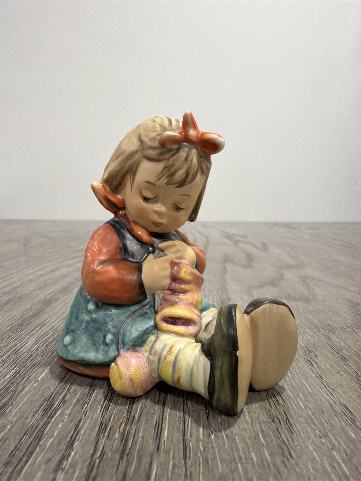 Vintage Hummel Goebel Knit One Purl One 432 TM6 Figurine Gerhard Schroder (1982)