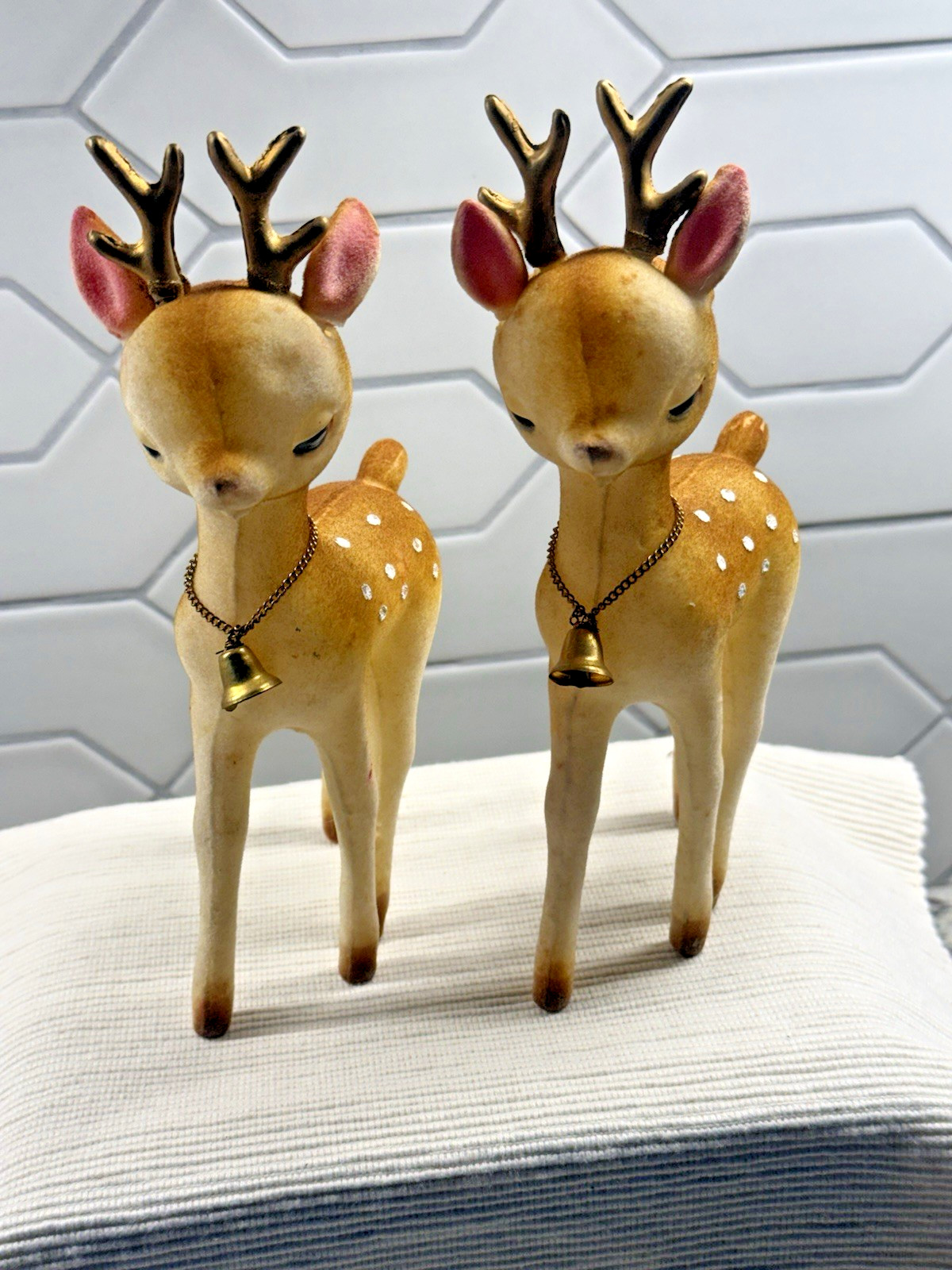 Lot 2 Vintage Flocked 8