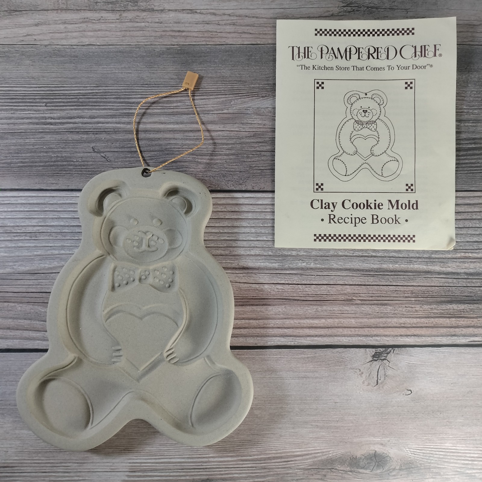 Vintage 1991 Pampered Chef Teddy Bear Clay Cookie Mold Stoneware USA Recipe Book