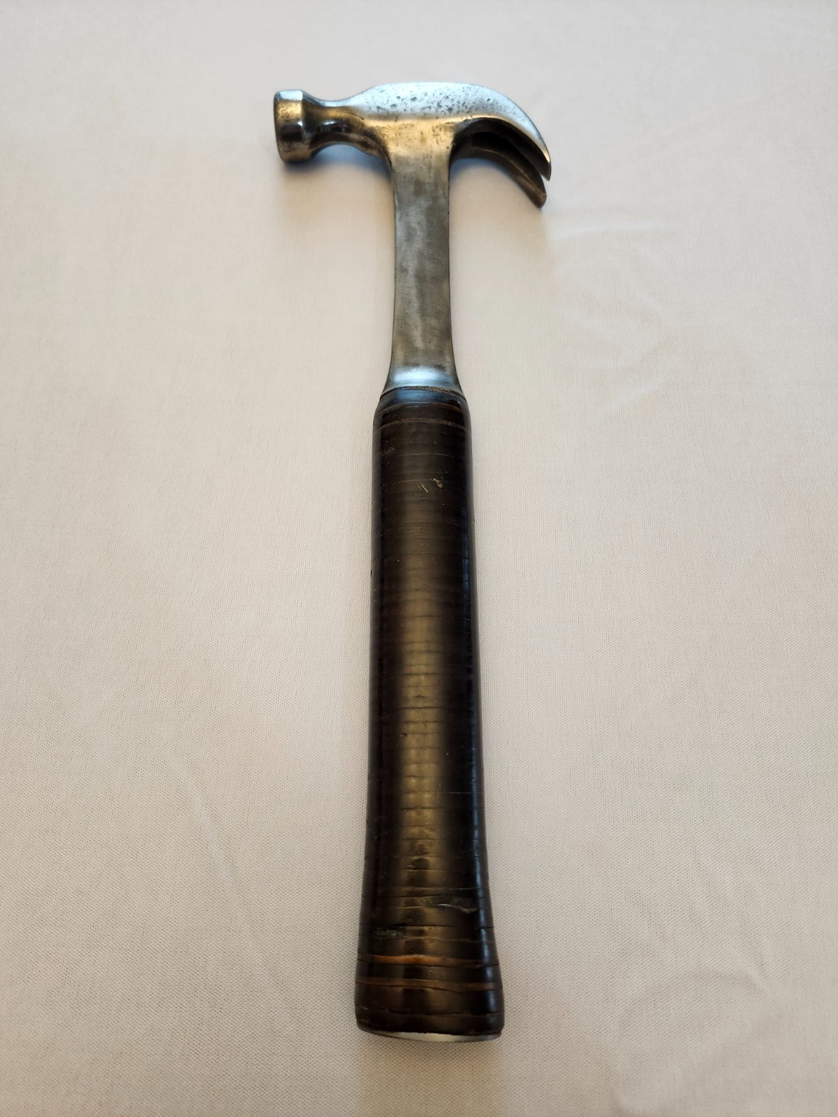 Vintage OLD Estwing 12 Oz.Steel head Curved Claw stacked leather handle USA 60s