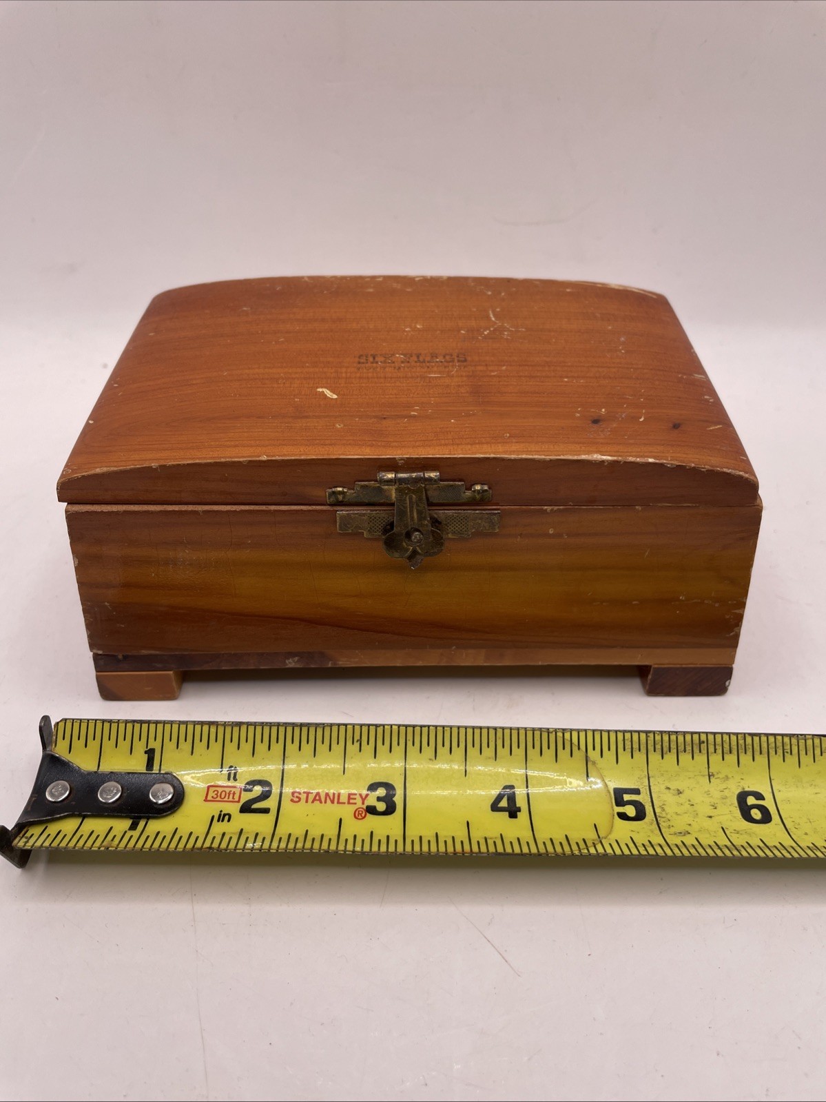 Vintage Six Flags Over Mid America Cedar Trinket Box. Souvenir Footed