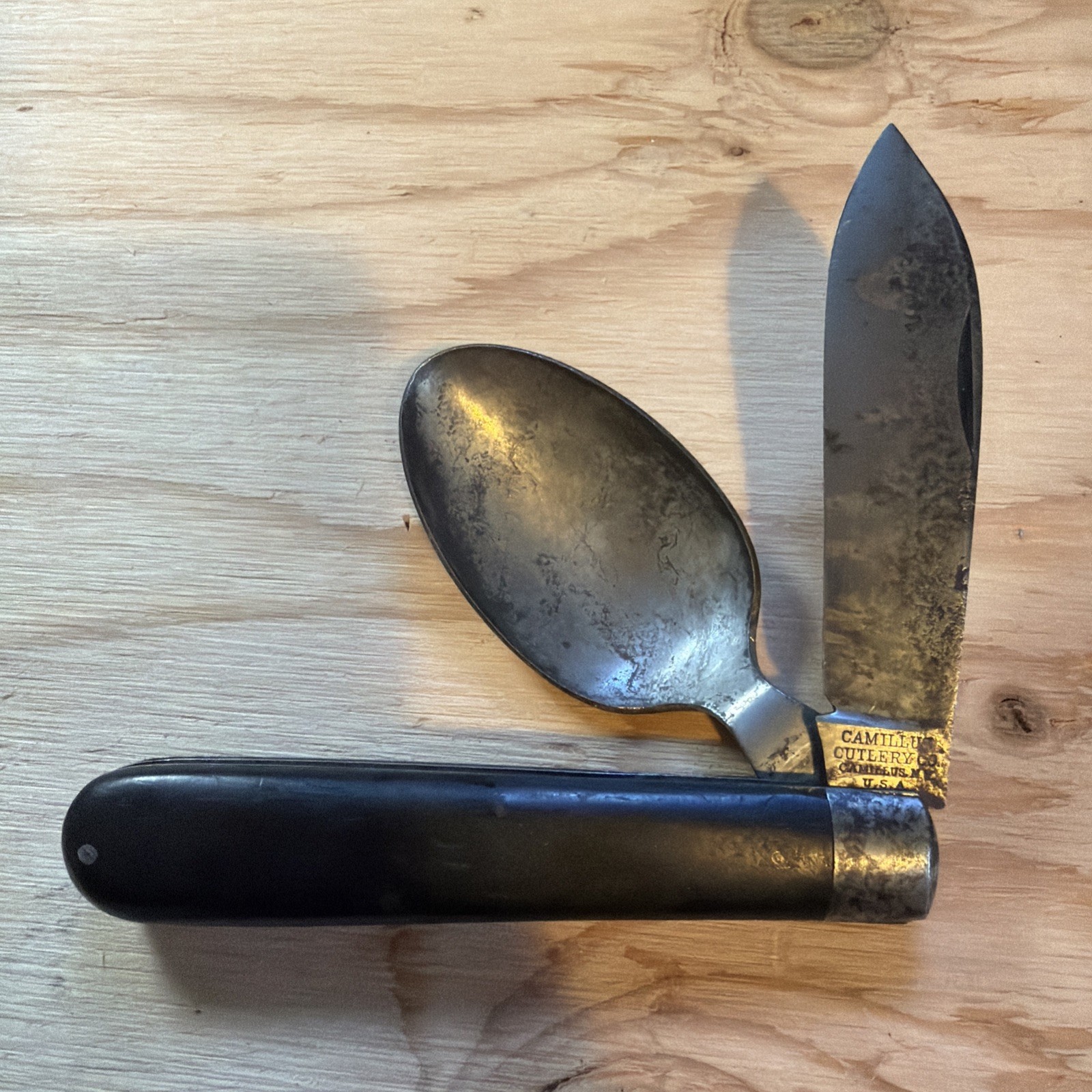 Camillus WW1 Red Cross Hobo Knife *UNUSED*