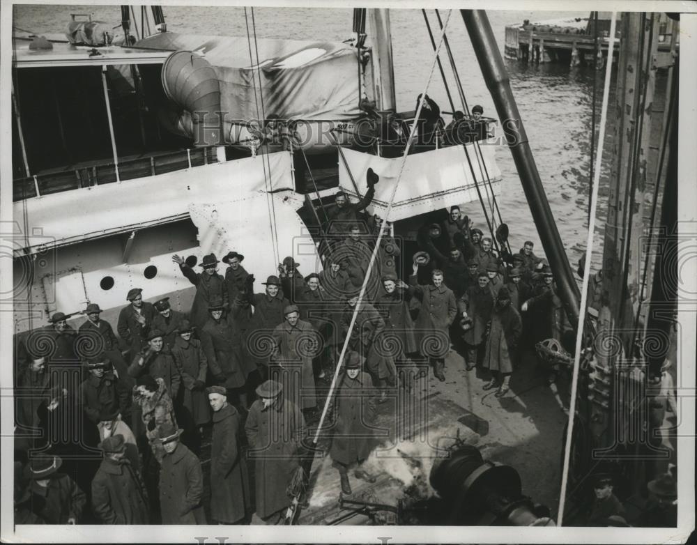 1934 Press Photo Soldiers Aboard Army Transport 