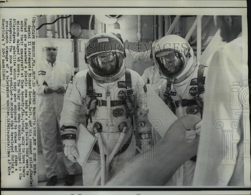 1966 Press Photo Richard Gordon, Charles Conrad of Gemini 11 at Cape Kennedy, FL