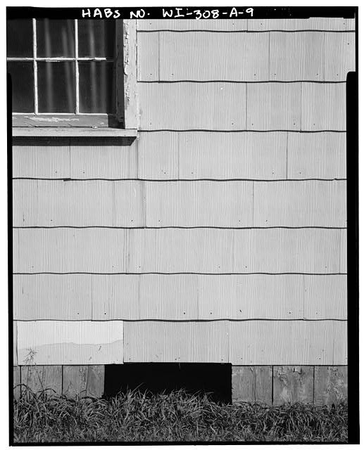 9. DETAIL CEMENT-ASBESTOS SIDING WOOD FOUNDATION SKIRTING SOUTH FACADE - Fort