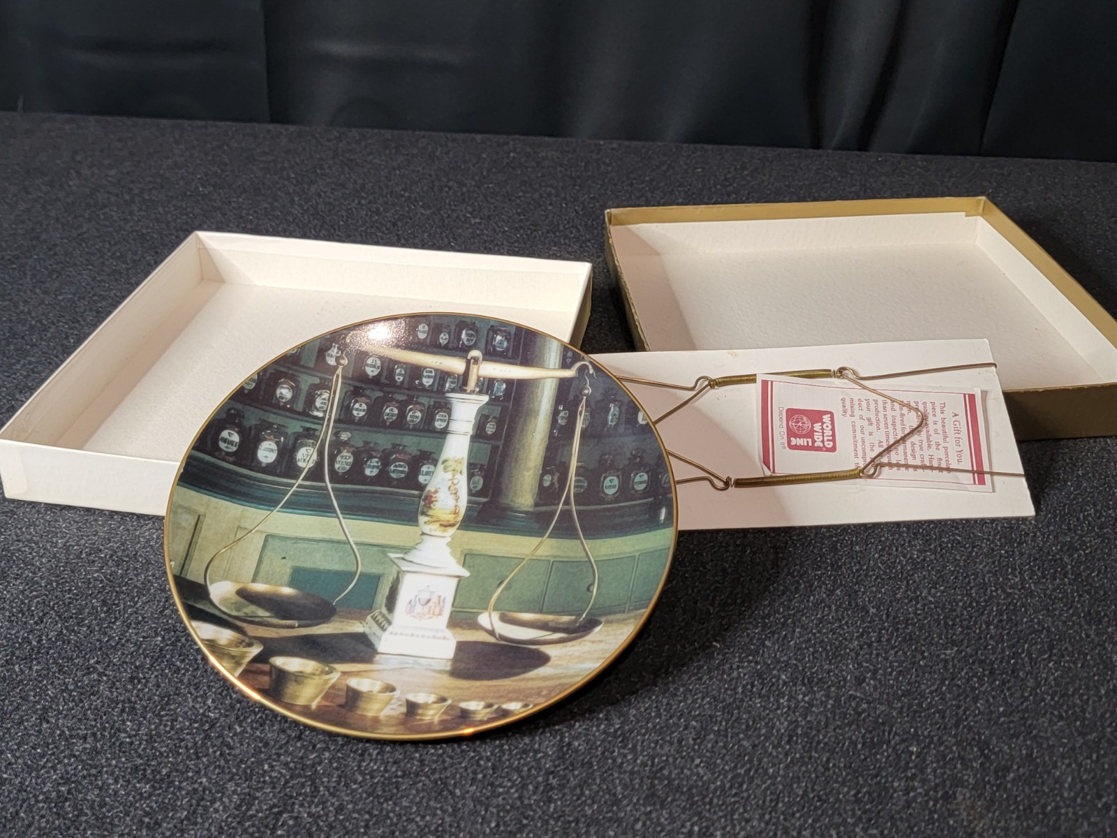 Vintage Rexall Collector\'s Plate - Secundum Artem