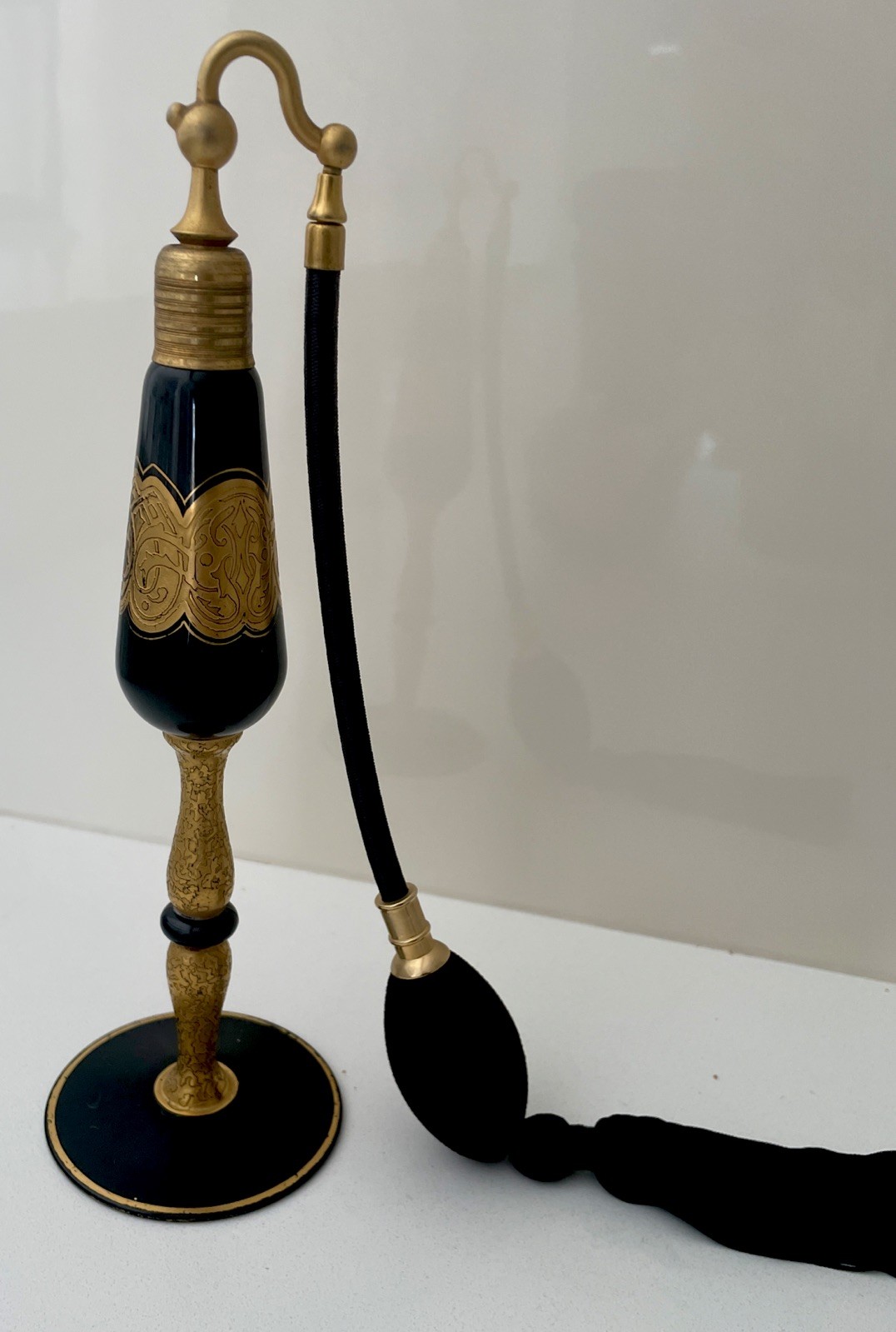 CIRCA 1926   Imperial  Perfume Bottle VOLUPTE / DEVILBISS