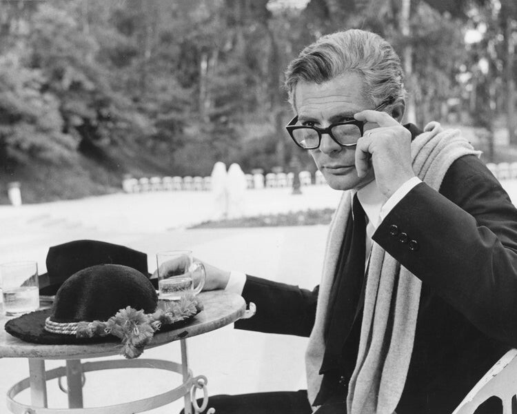 8 1/2 1963 Marcello Mastroianni in Park Federico Fellini classic 8x10 Photo